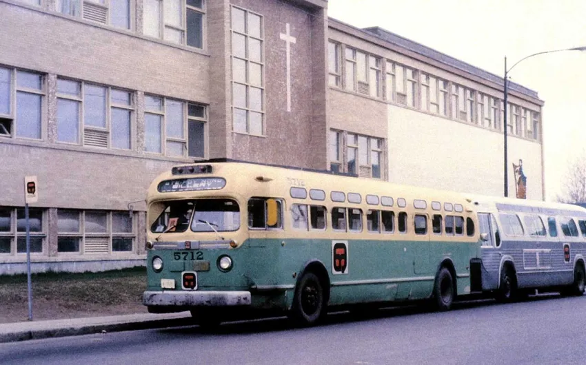 Autobus Marque GM, Modèle Old-Look - 1957