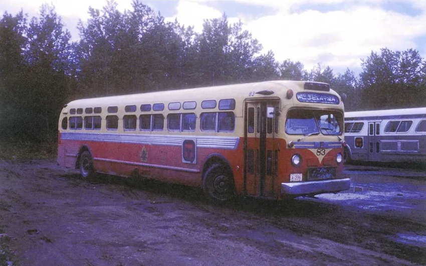 Autobus Marque GM - Modèle Old-Look - 1959