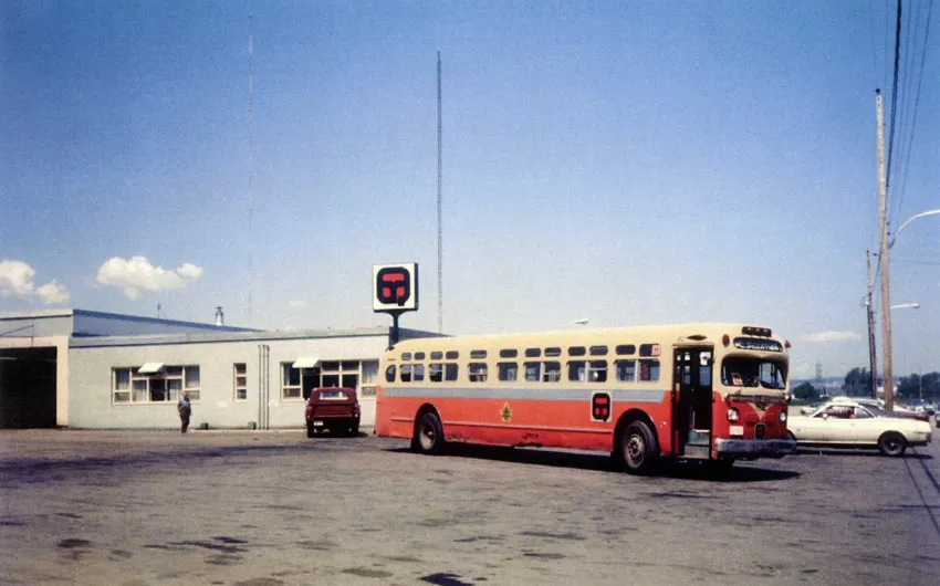Autobus Marque GM - Modèle Old-Look - 1959