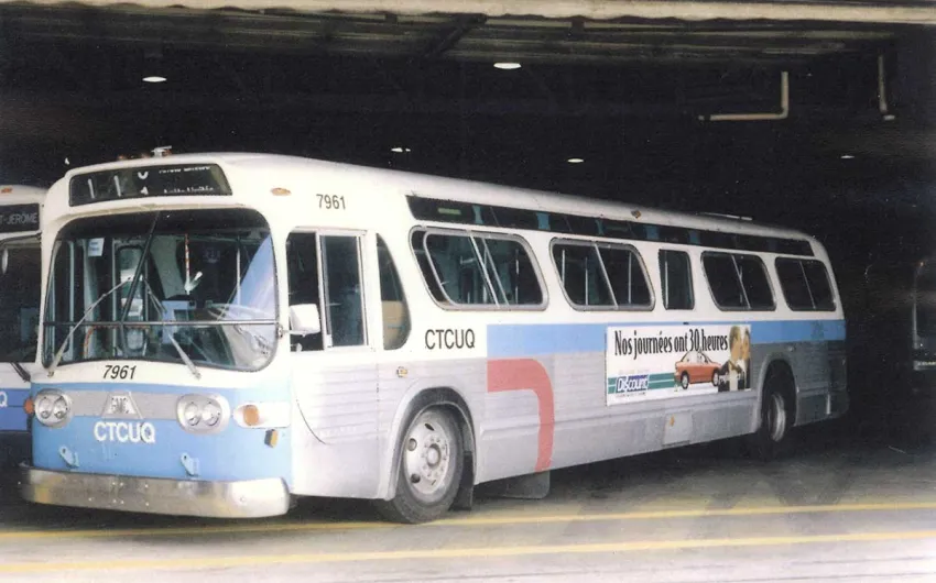 Autobus - Marque GM - Modèle New-Look - 1979